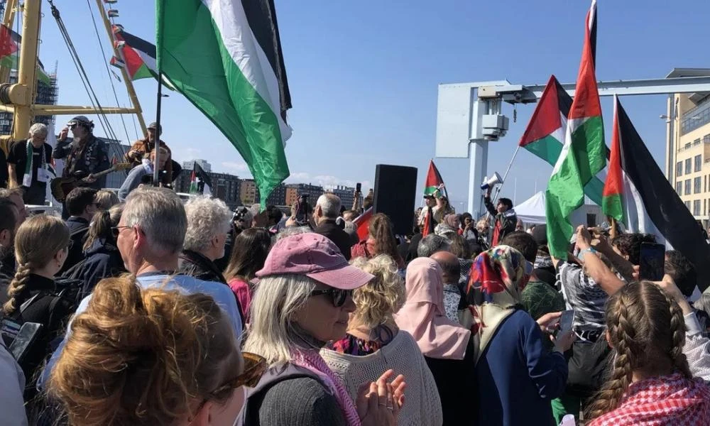 Σουηδία: Πλοίο με ανθρωπιστική βοήθεια για τη Γάζα αγκυροβόλησε στο Μάλμε όπου διεξάγεται η Eurovision